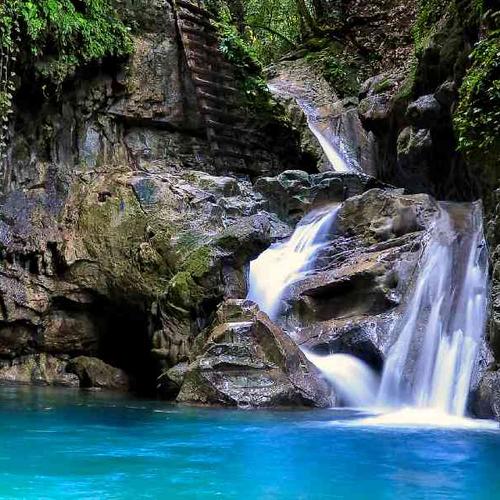 Explore dramatic gorges and scenic landscapes surrounded by waterfalls, volcanic terrain, and tropical beauty. Explore dramatic gorges and scenic landscapes surrounded by waterfalls, volcanic terrain, and tropical beauty.