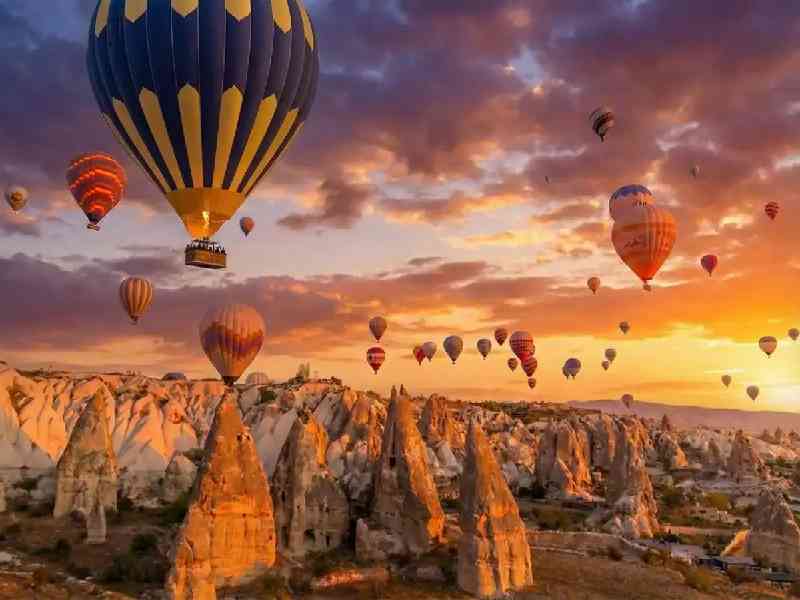 Experience unforgettable moments like a sunrise hot air balloon ride, Bosphorus sunset cruise, and sailing along the Turquoise Coast