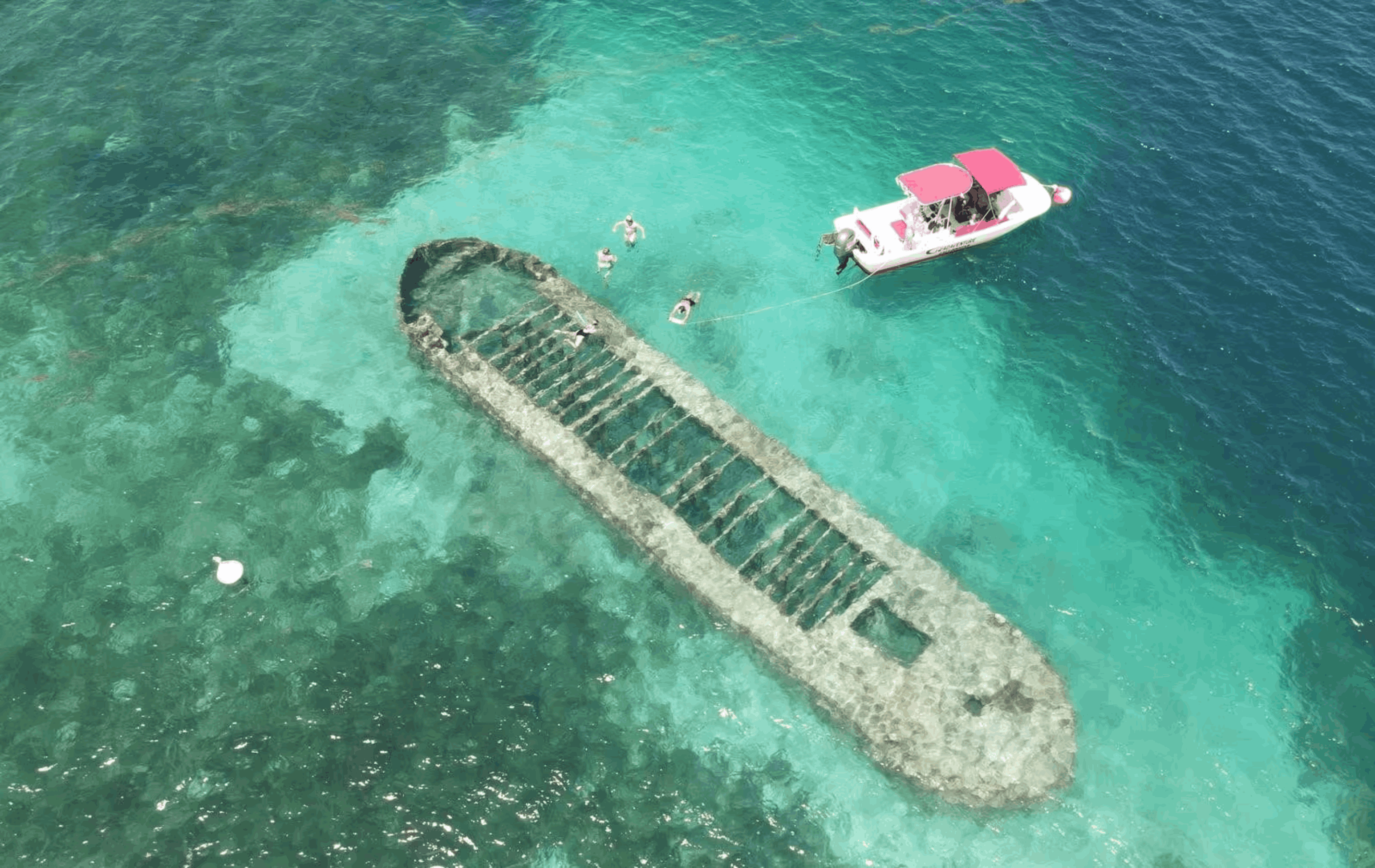Boat Tour with Lunch in the Water in Guadeloupe Lagoon