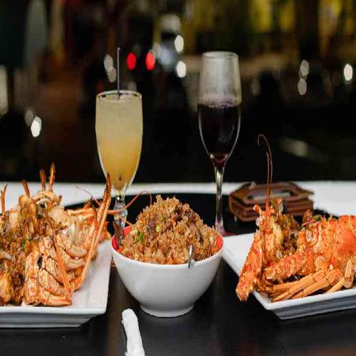Enjoy a buffet lunch and unlimited drinks from the open bar onboard Enjoy a buffet lunch and unlimited drinks from the open bar onboard