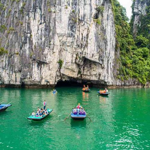 Explore the far corners of Lan Ha Bay by kayak Explore the far corners of Lan Ha Bay by kayak