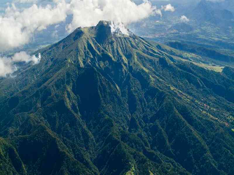 Discover Mount Pelée and Saint-Pierre’s history