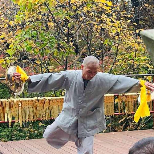 Practice archery and meditate with Buddhist monks at the Golgulsa Temple Practice archery and meditate with Buddhist monks at the Golgulsa Temple