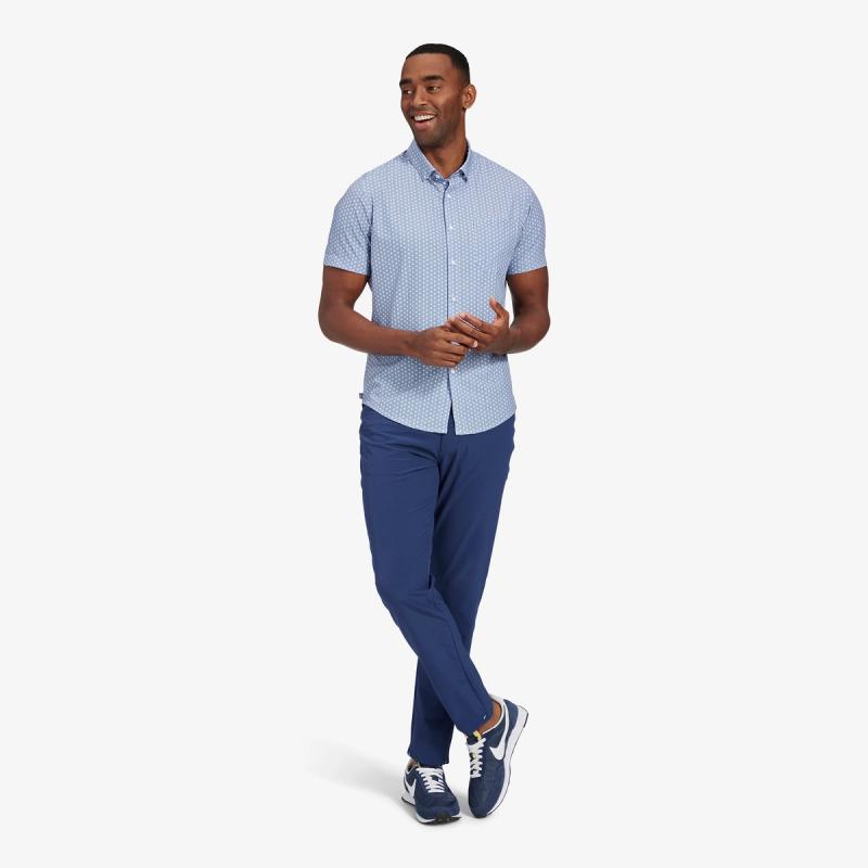 A model dressed in Mizzen+Main clothing