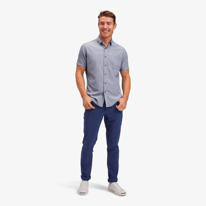 A model dressed in Mizzen+Main clothing