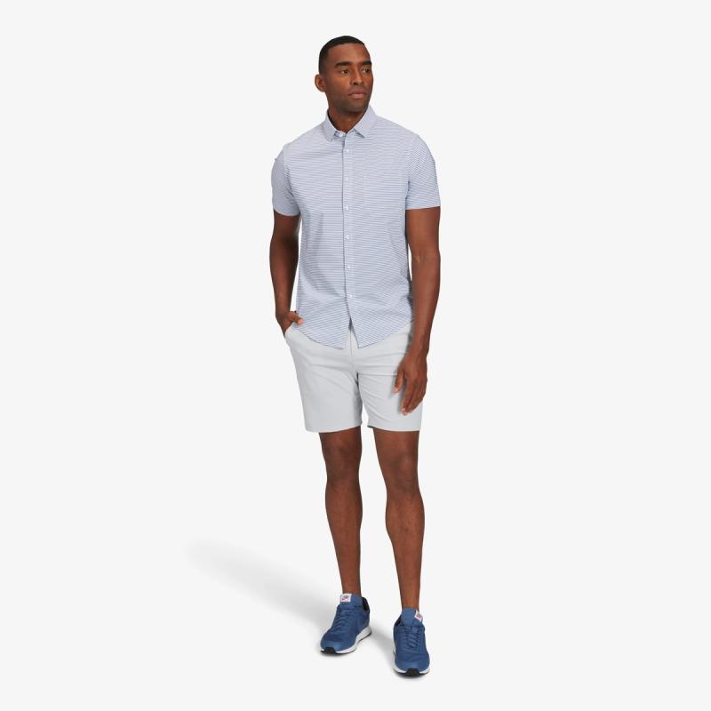 A model dressed in Mizzen+Main clothing