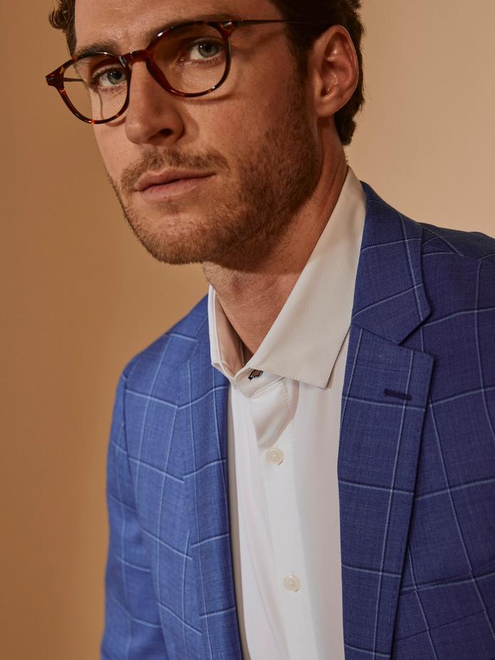 Mizzen man looking great at a photo shoot.
