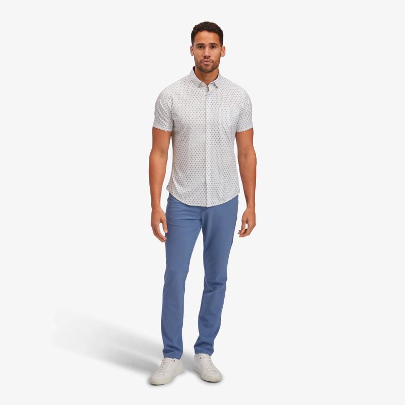 A model dressed in Mizzen+Main clothing
