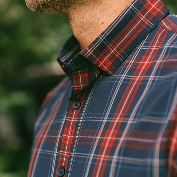 A model, wearing Mizzen+Main clothing.
