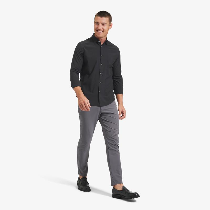 A model dressed in Mizzen+Main clothing