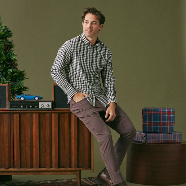 A model, wearing Mizzen+Main clothing.