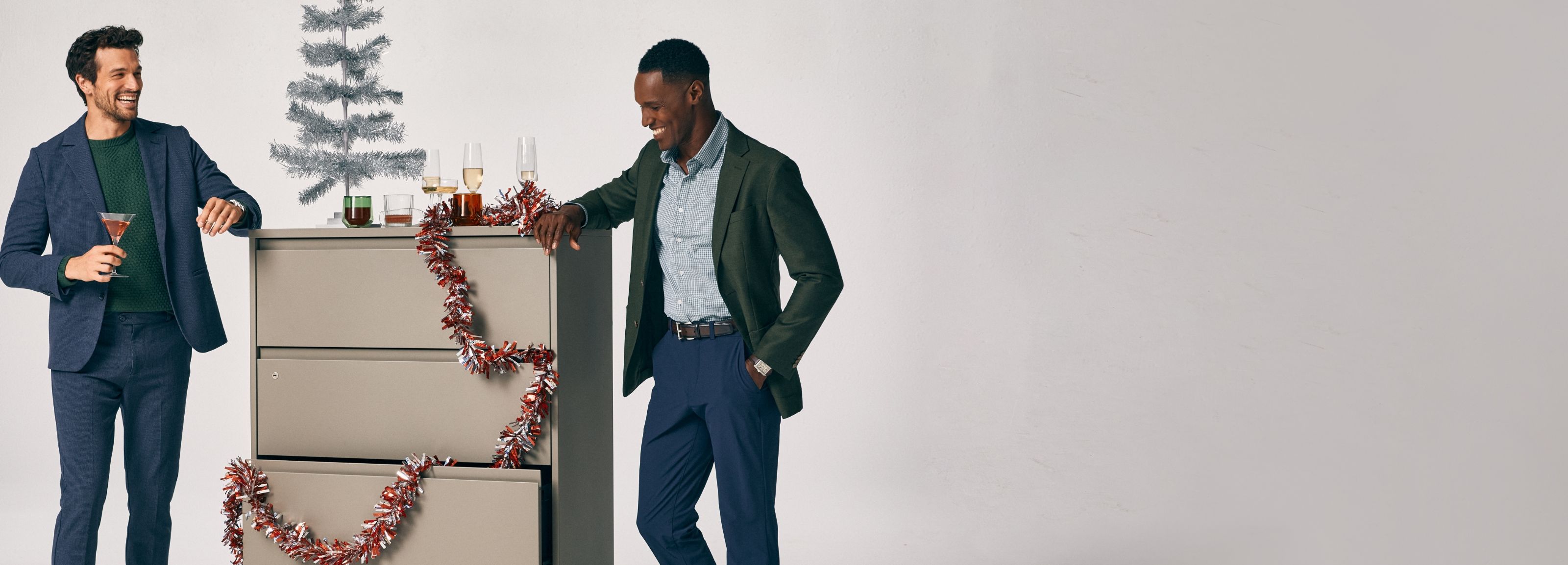 A Holiday Guide to Mizzen+Main for the Modern Man