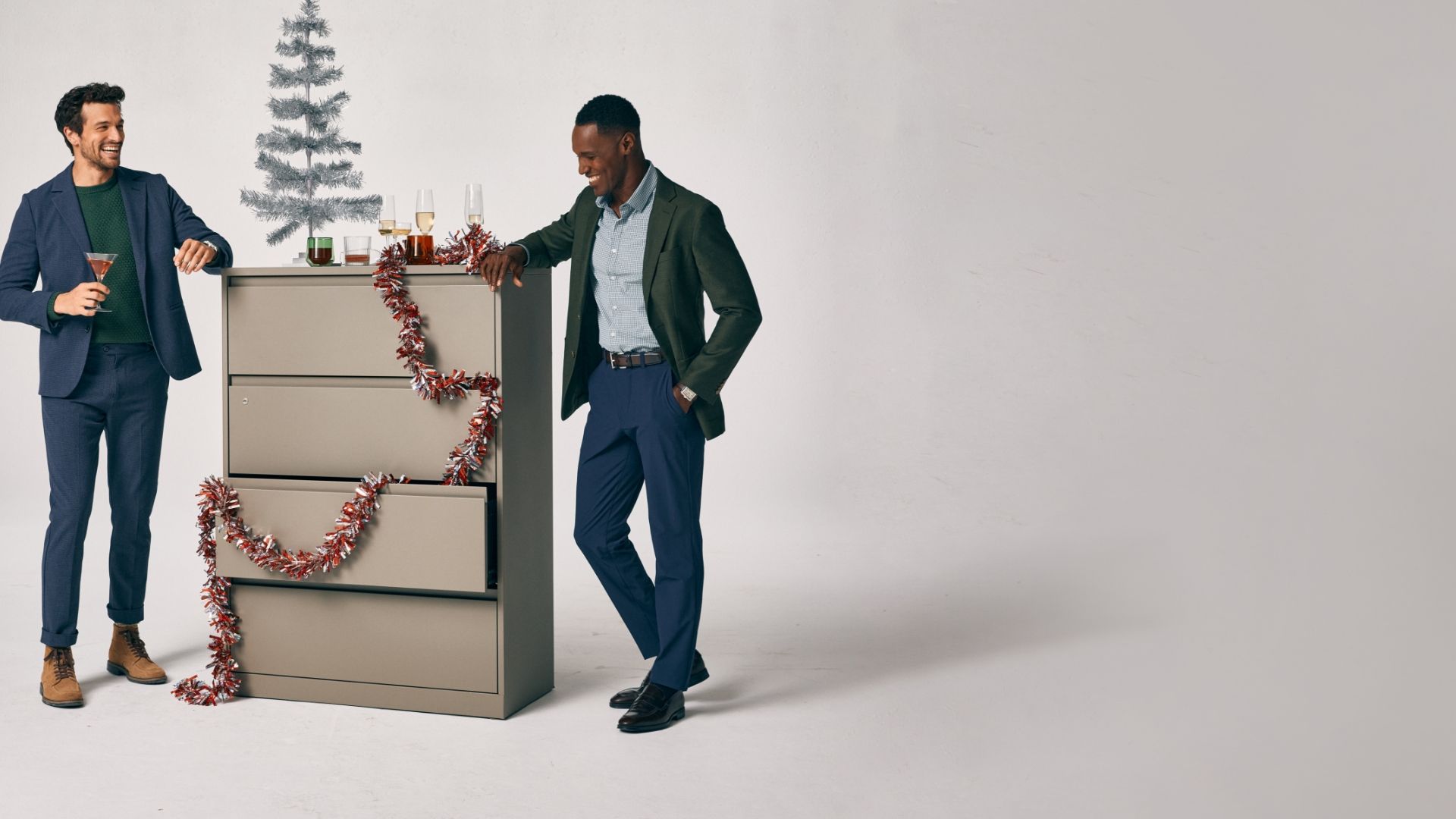A Holiday Guide to Mizzen+Main for the Modern Man