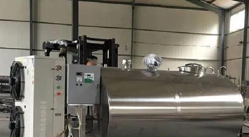 bulk milk cooler stainless steel tank preserving milk quality in a modern dairy farm India 2026
