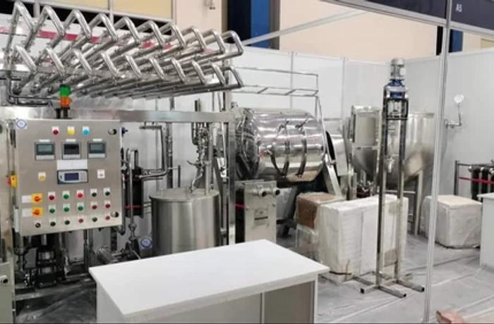 dairy startup entrepreneurs using milk production technology and dairy machinery in India 2026
