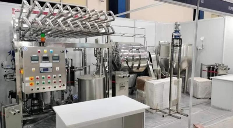 dairy startup entrepreneurs using milk production technology and dairy machinery in India 2026