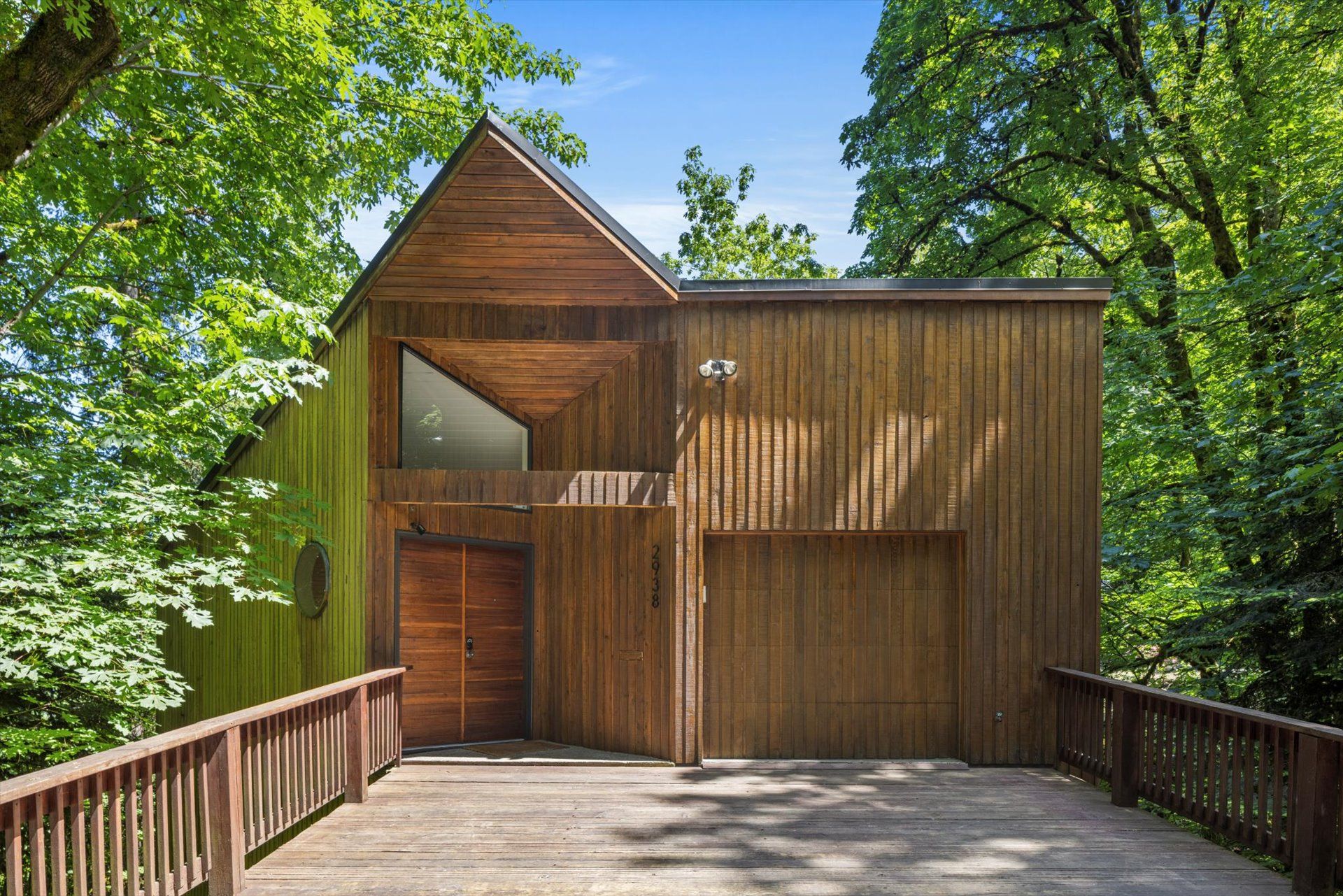 Amid the canopy: A 1979 Northwest modern retreat