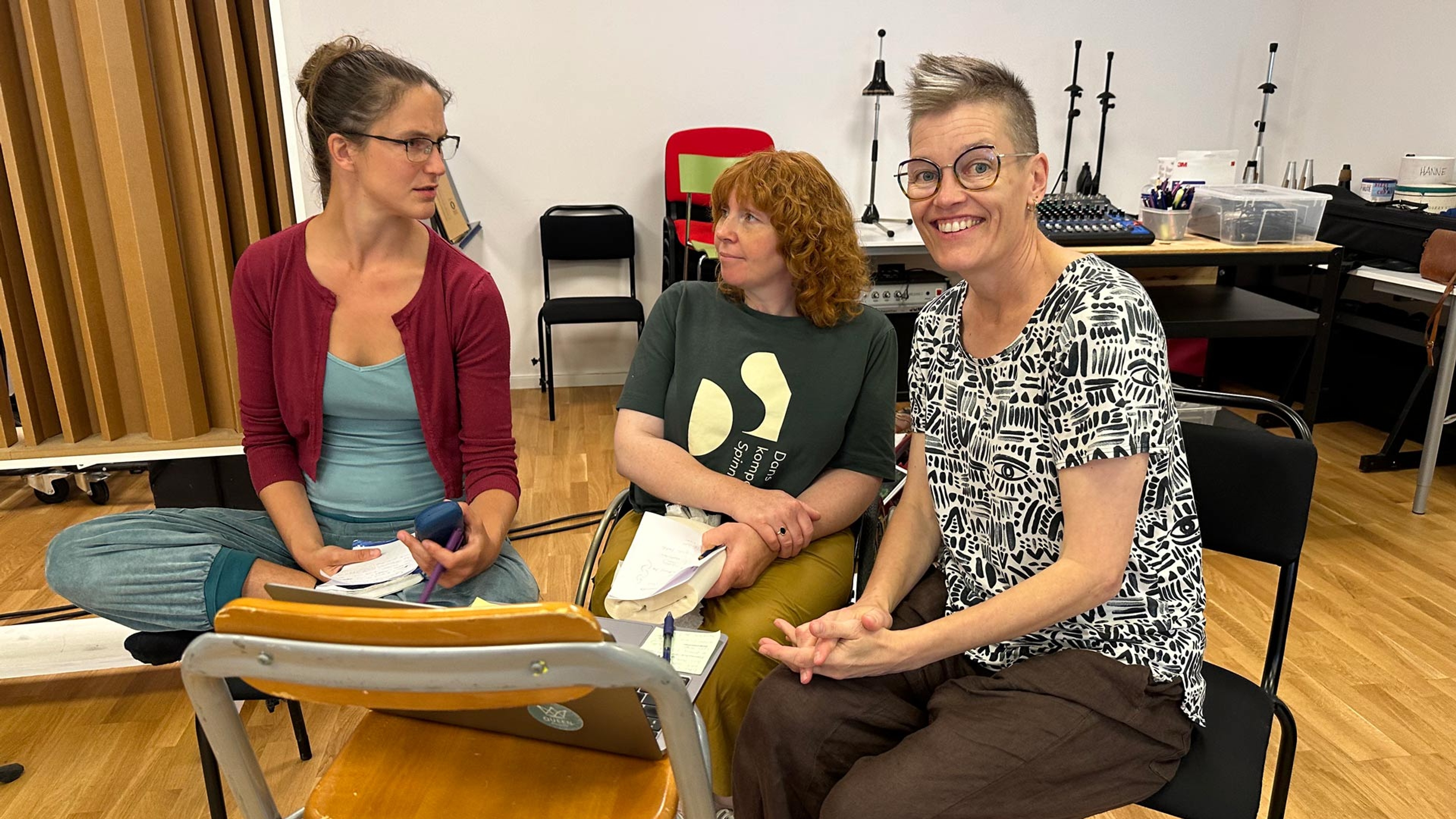 Veera Suvalo Grimberg med dansarna Annika Vestel och Emilia Wärff.