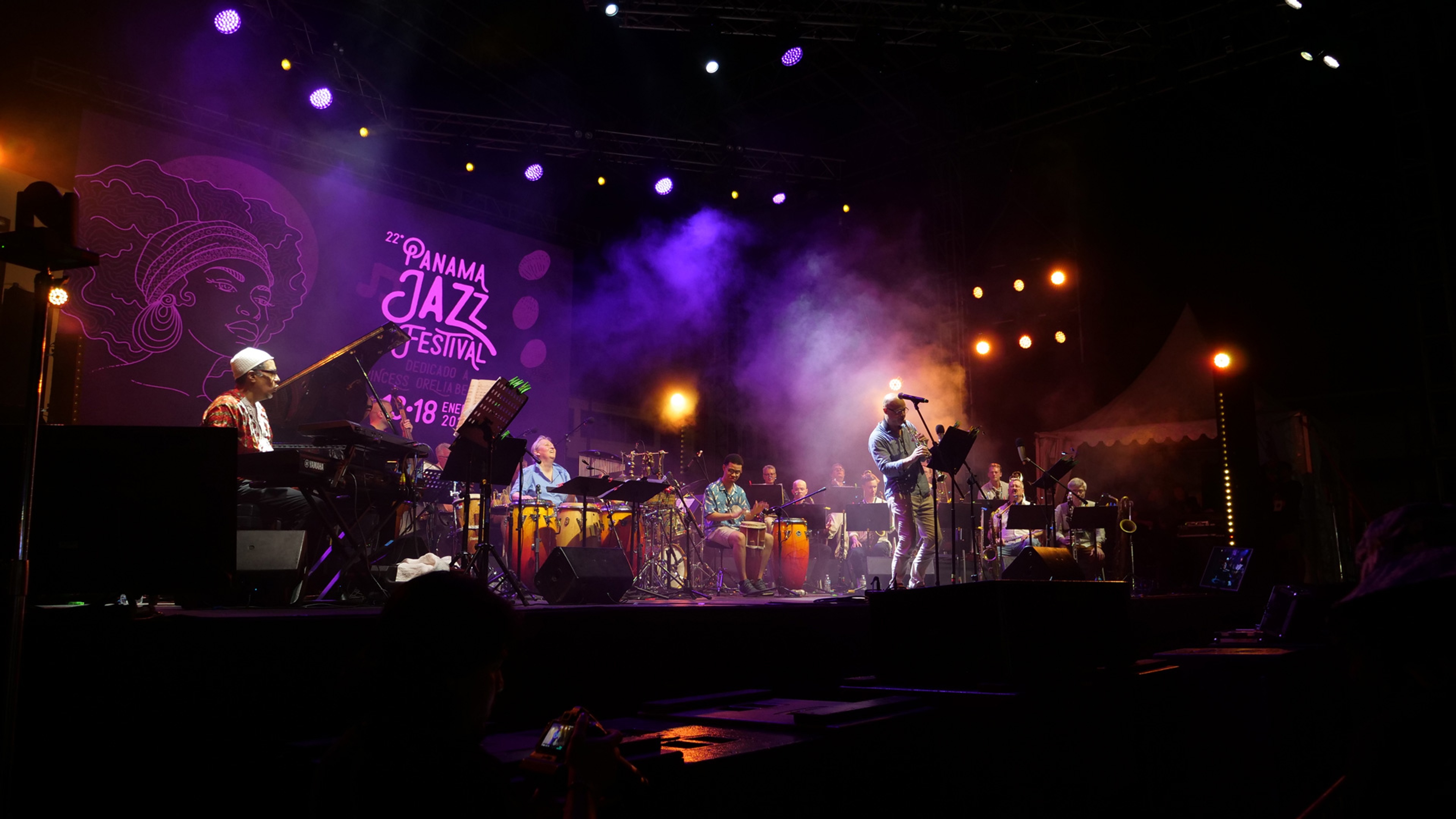 Bohuslän Big Band på scen tillsammans med Danilo Pérez.