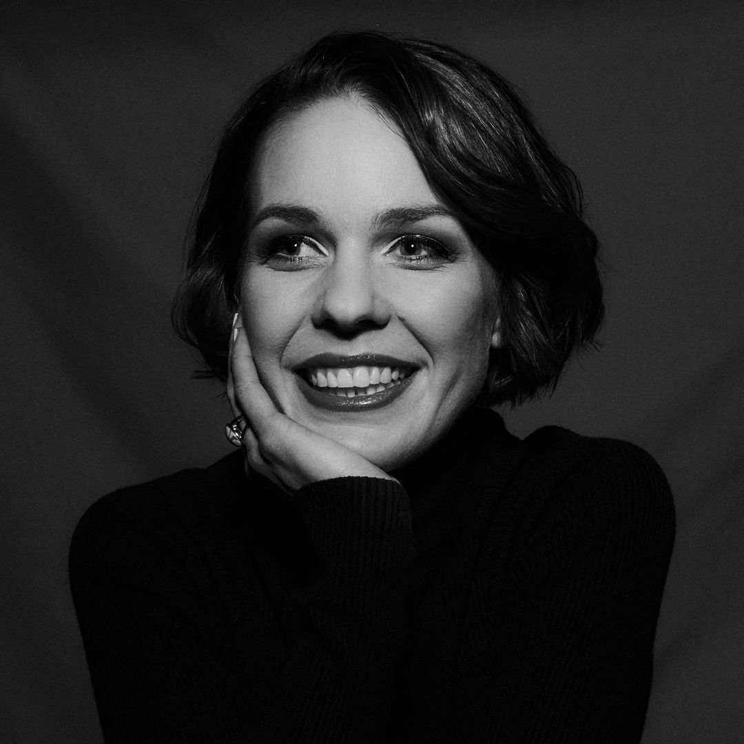 Svartvitt porträtt av Isabella Lundgren.