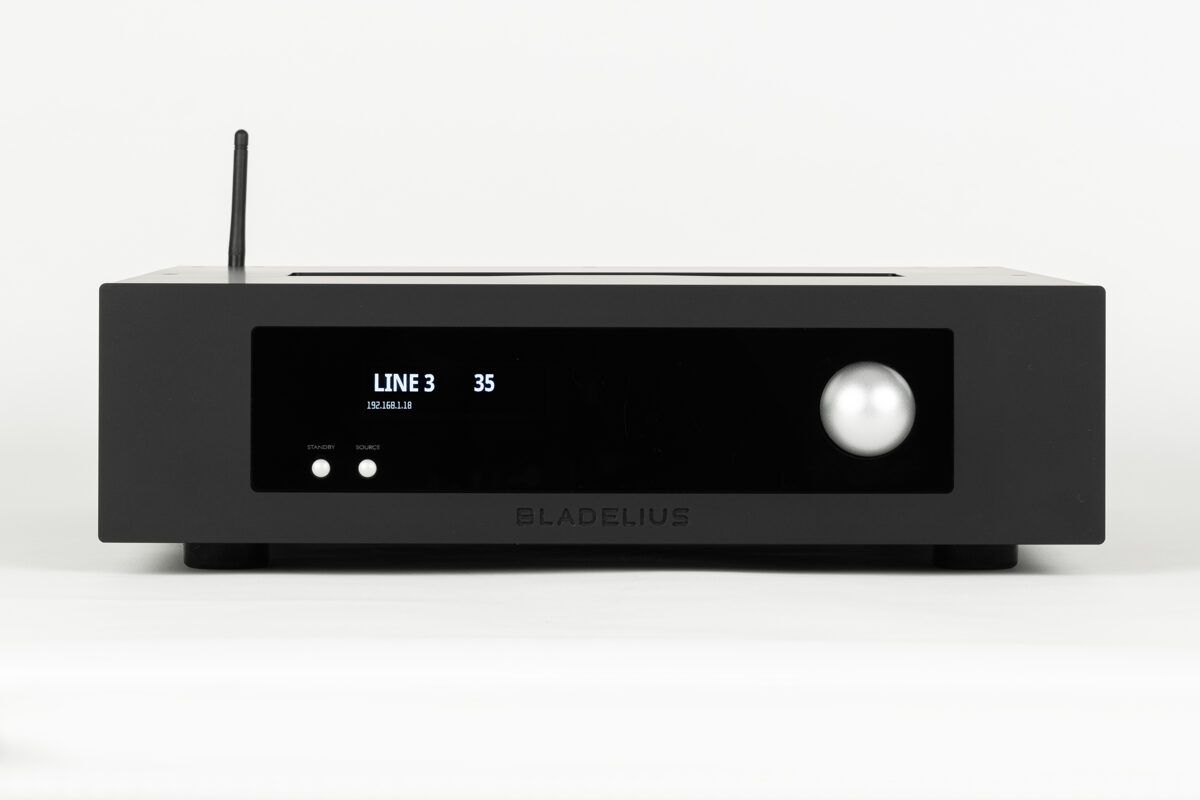 Bladelius Thor V, integrerad förstärkare i silver