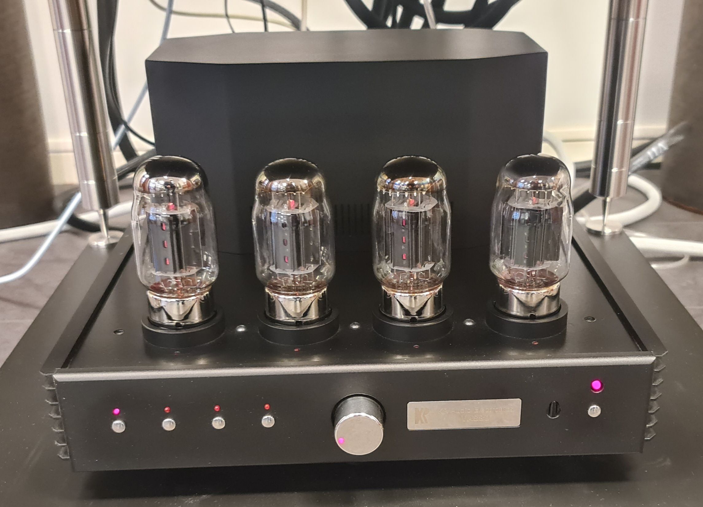 KR Audio VA 880