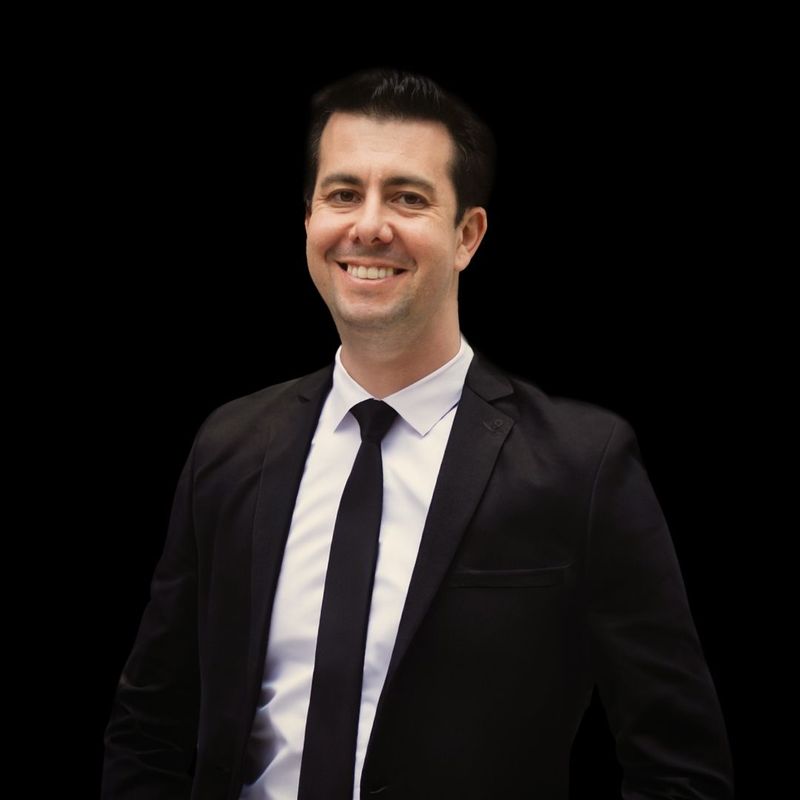 Adam Elbaum, magician