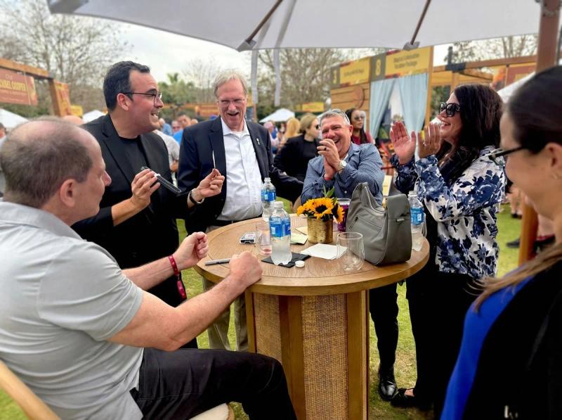 Close-up magic creating community at Orlando Wine Festival gala