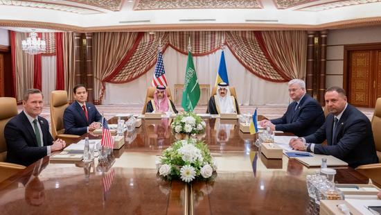 Ukraine Supports 30-Day Cease-Fire as U.S. Says It Will Resume Military Aid
