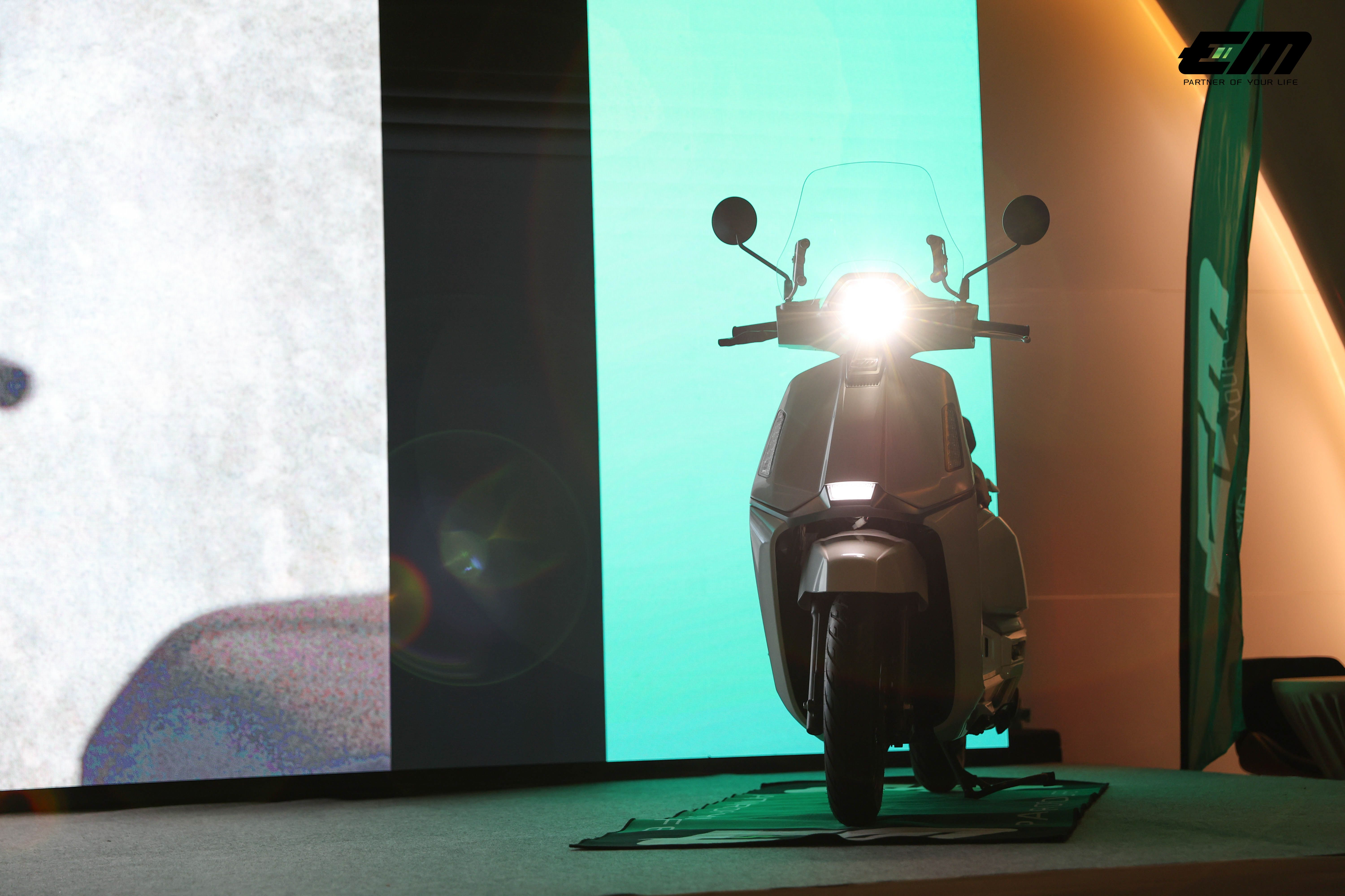 เปิดตัวรถ EM Milano