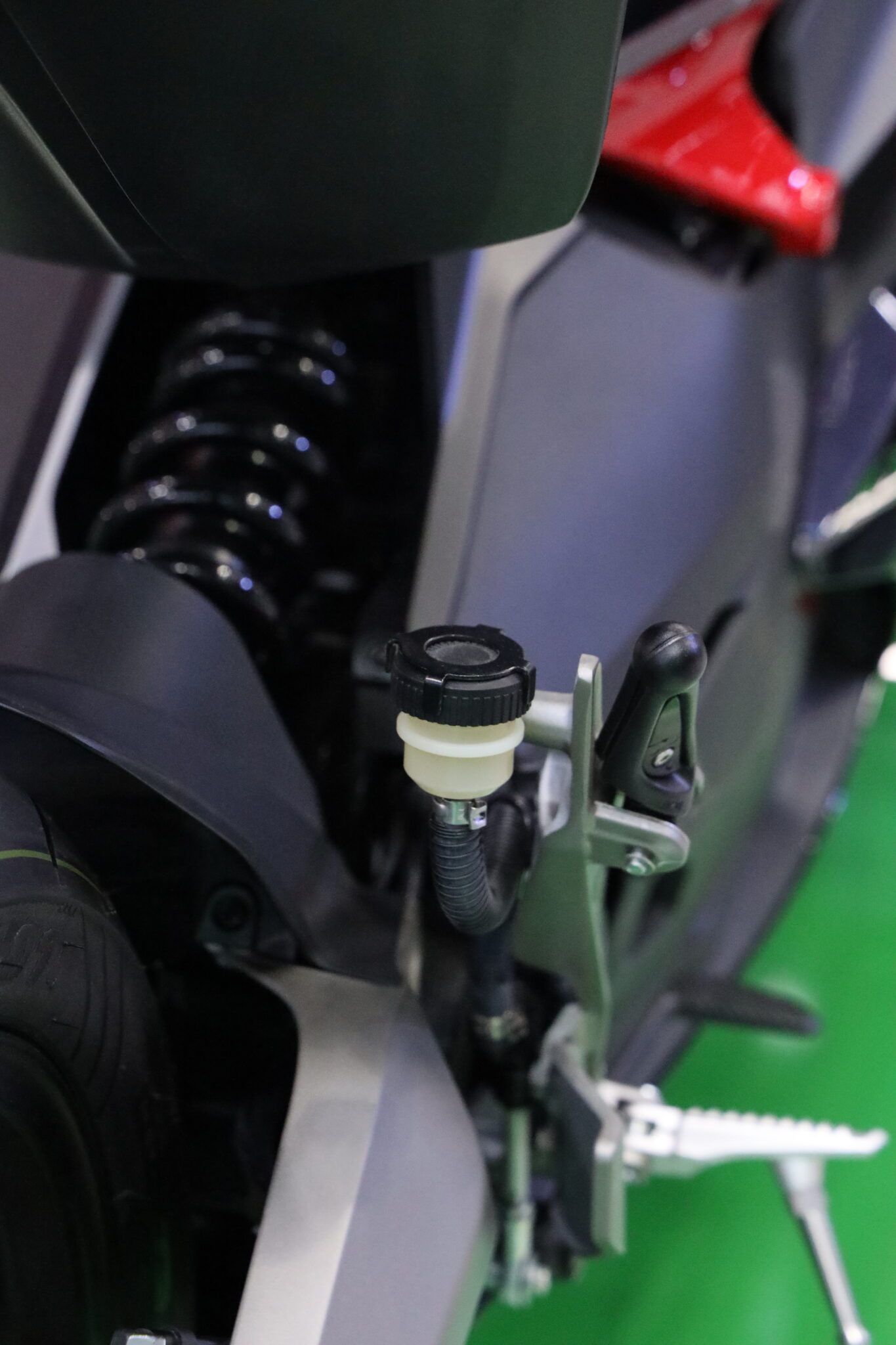 EM RX5 ดีไซน์ Sport Racing โช๊คใหญ่กว่าใคร