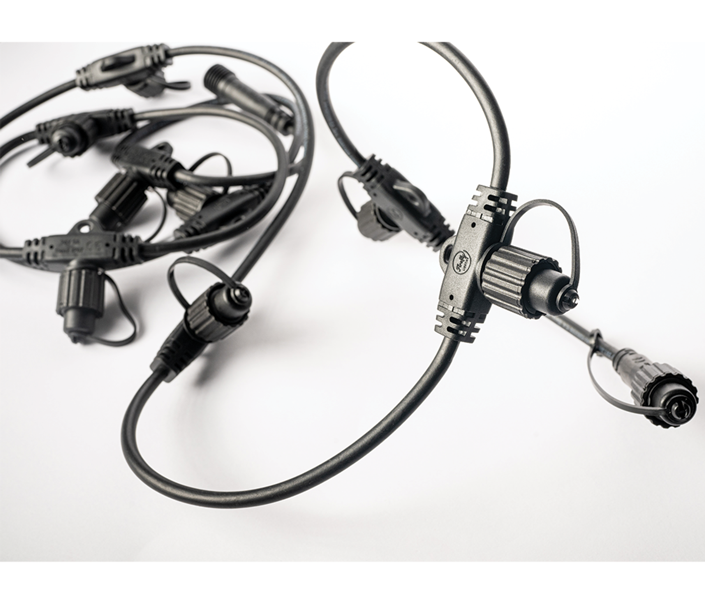 Quick Connect 8-way multi outlet cable - Black
