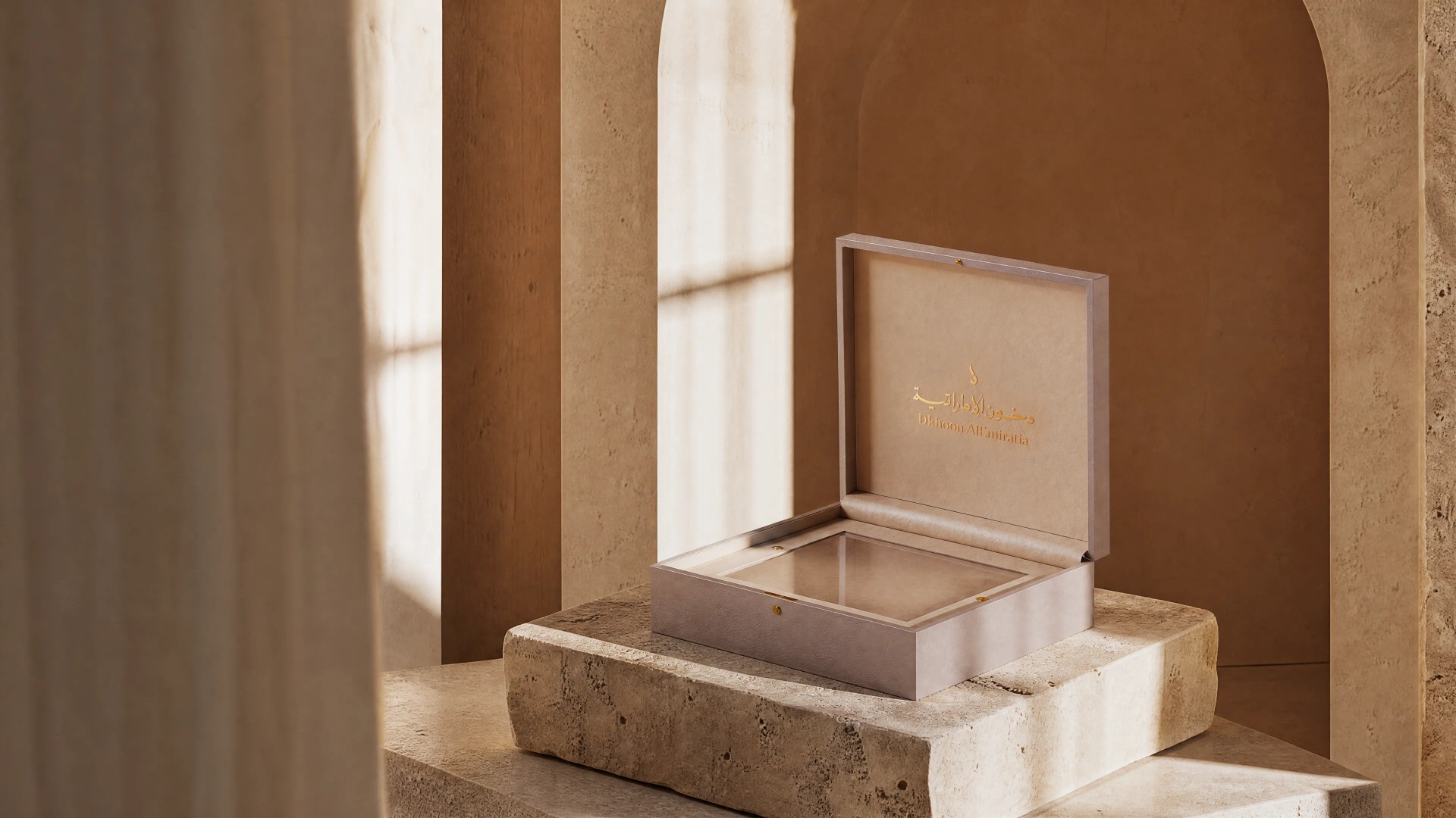 Luxury Flip Box presented as a ritual of anticipation before the fragrance is revealed.