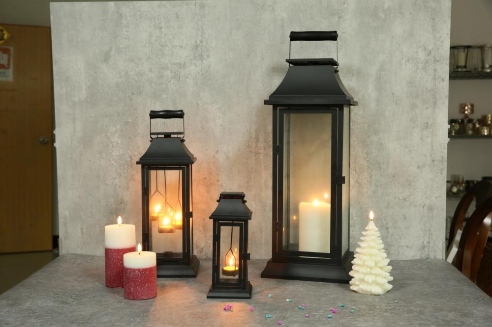 Metal and resin candle holders manufactured by Cheng Chang Giftware