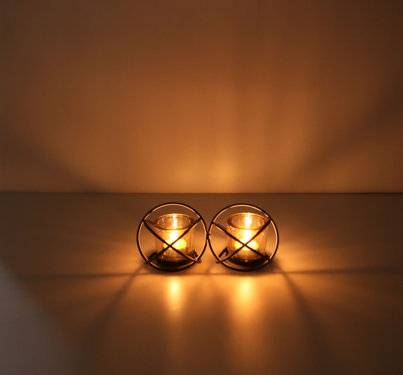 Round metal candle holders