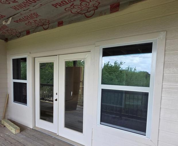 NT Windows Twinsulator detail — Sette Tierra, Austin (photo 2)