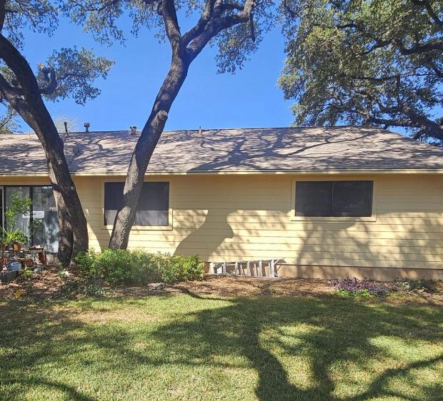 James Hardie 8.25" Select Cedar Mill detail — Mesa Park, Austin (photo 3)