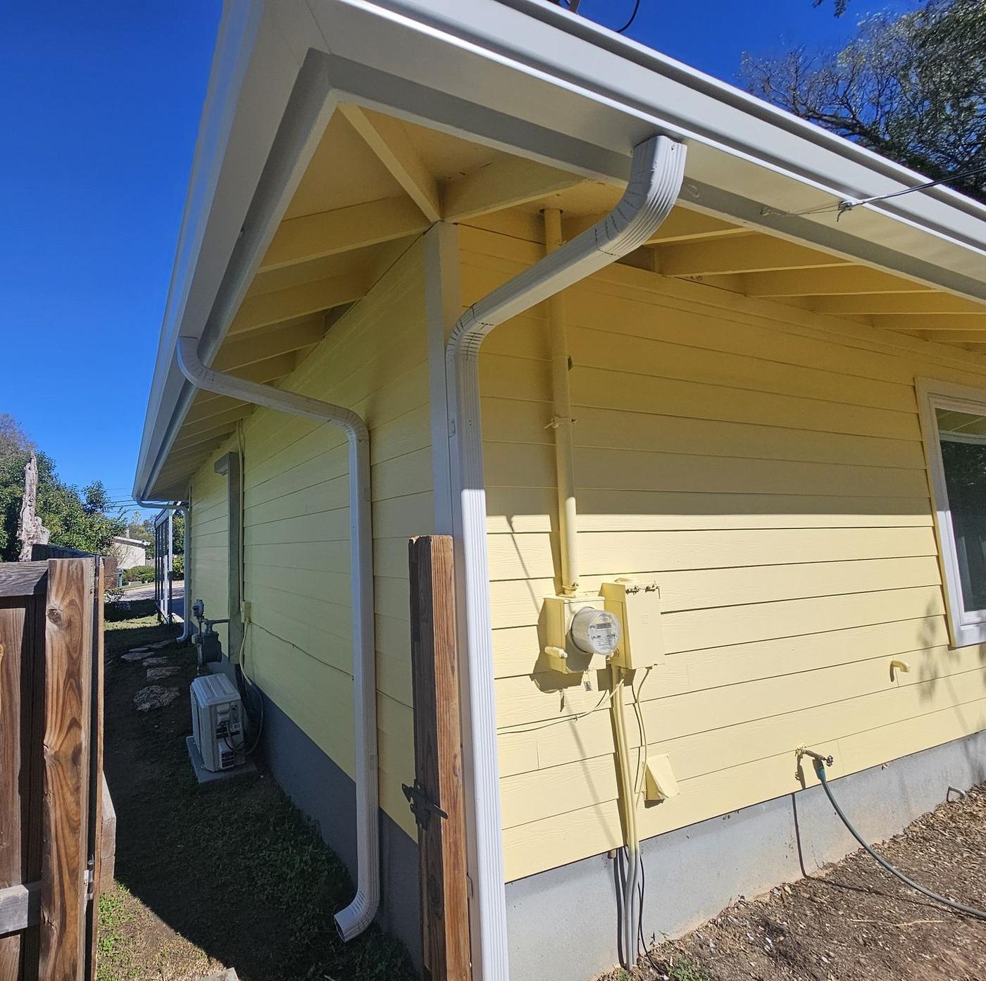 James Hardie 8.25" Select Cedar Mill detail — Southhampton Hills, Austin (photo 6)