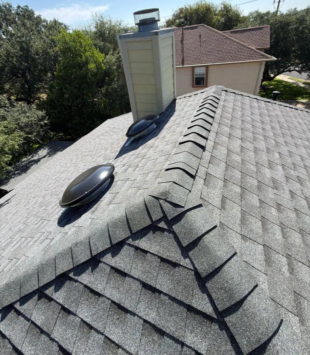 GAF Timberline HDZ detail — Legend Oaks, Austin (photo 2)