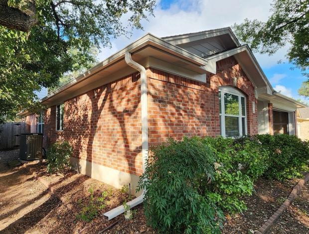 James Hardie 8.25" Primed Select Cedar Mill detail — Village At Western Oaks, Austin (photo 7)
