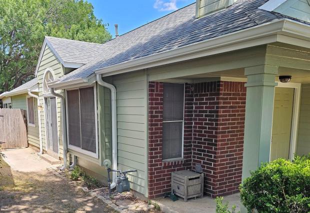 James Hardie JH 7.25" Primed Smooth detail — Scofield Farms, Austin (photo 2)