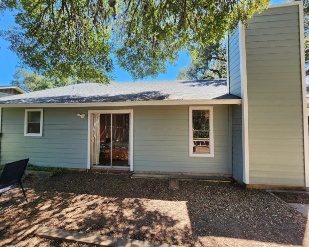 James Hardie 8.25" Select Cedar Mill detail — Cherry Creek, Austin (photo 2)