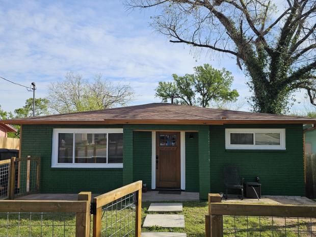 James Hardie JH 8.25" Select Cedar Mill detail — MLK-183, Austin (photo 2)