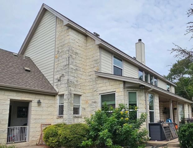 James Hardie 8.25" Primed Select Cedar Mill detail — Driftwood, Austin (photo 6)