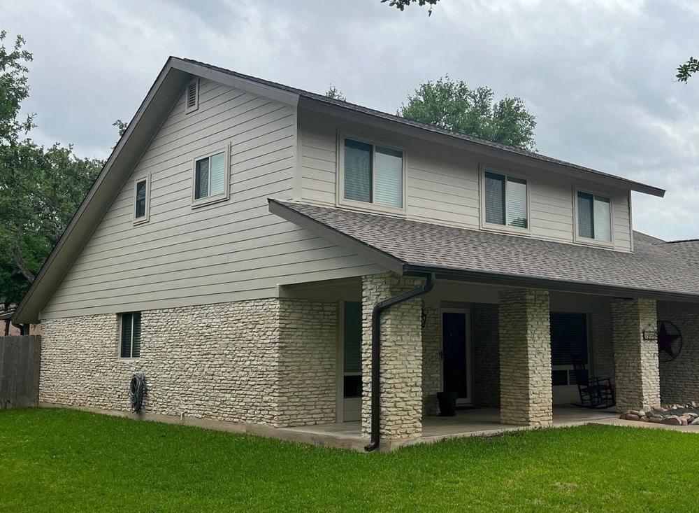 Siding project photo 1 of 6 — Lime Rock, Round Rock, TX