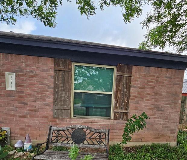 James Hardie Select Cedar Mill 8.25" Lap Siding detail — Julie's Walk At Katymead, Pflugerville (photo 4)