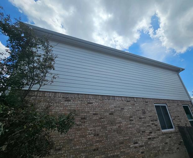 James Hardie 8.25" Select Cedar Mill detail — Travis Country, Austin (photo 2)