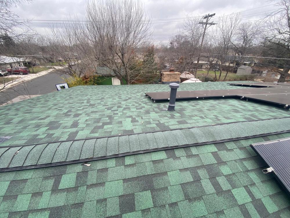 Owens Corning TruDefinition Duration detail — North Shoal Creek, Austin