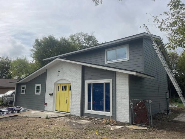 Siding project photo 3 of 7 — Cavalier Park, Austin, TX