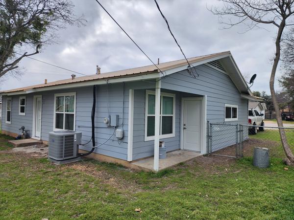 Siding project photo 1 of 4 — North Austin, Austin, TX